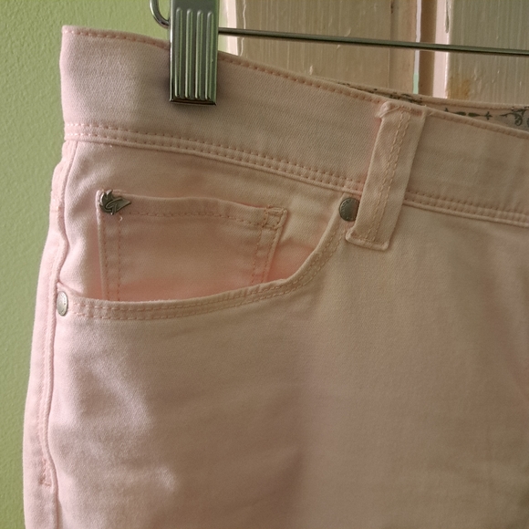 Gloria Vanderbilt Women's Capris - Picture 4 of 16